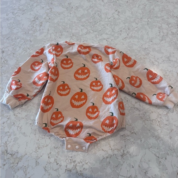 18-24M Pumpkin Print Baby Onesie - Picture 6 of 7